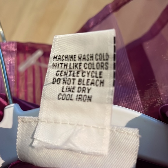 SHEER STRIPED FUCHSIA BLOUSE GRAFFITI BY UM COMPANY💗💗💗 - Picture 10 of 10